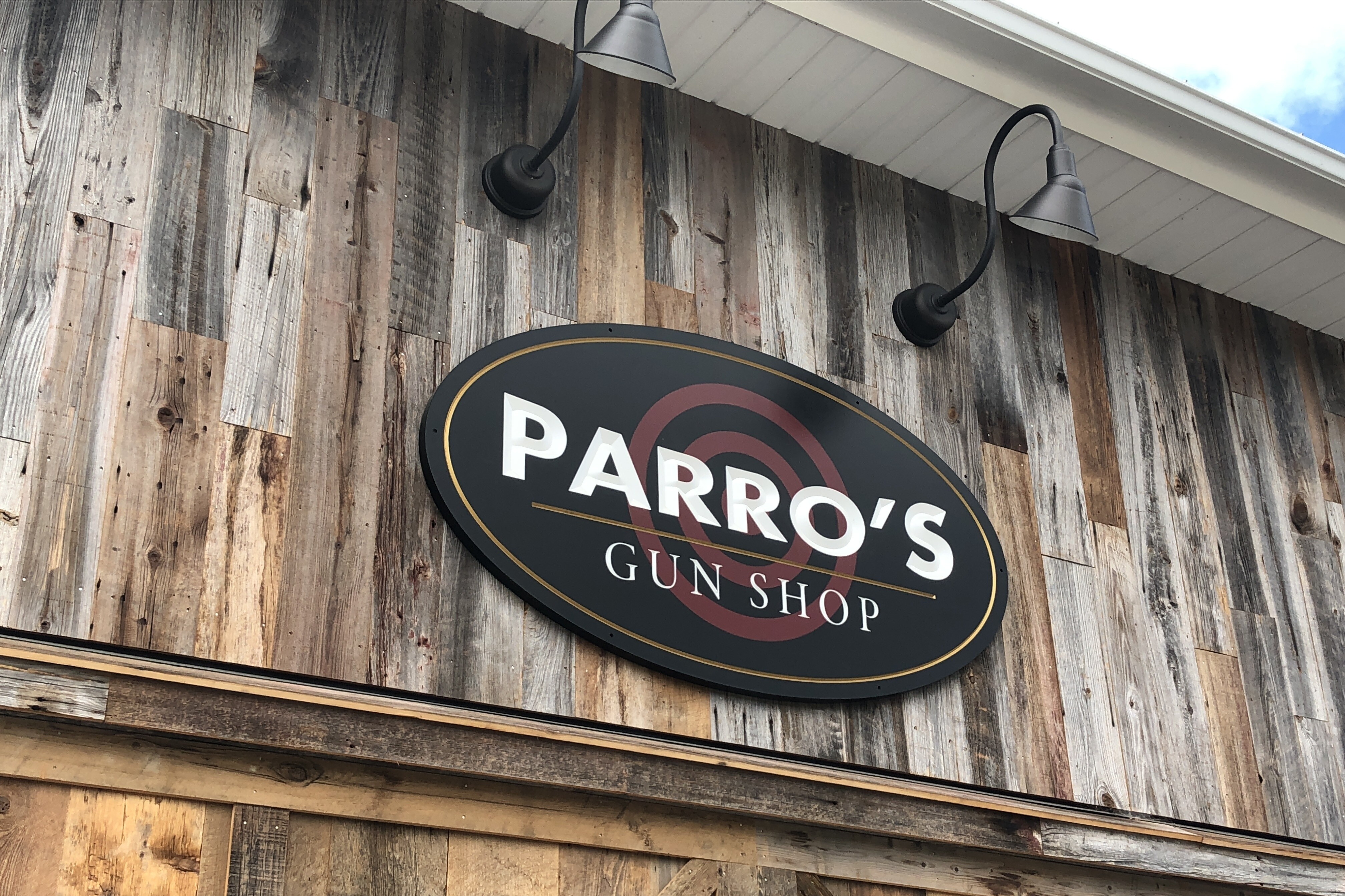 Parro's Gun Shop HDU Sign