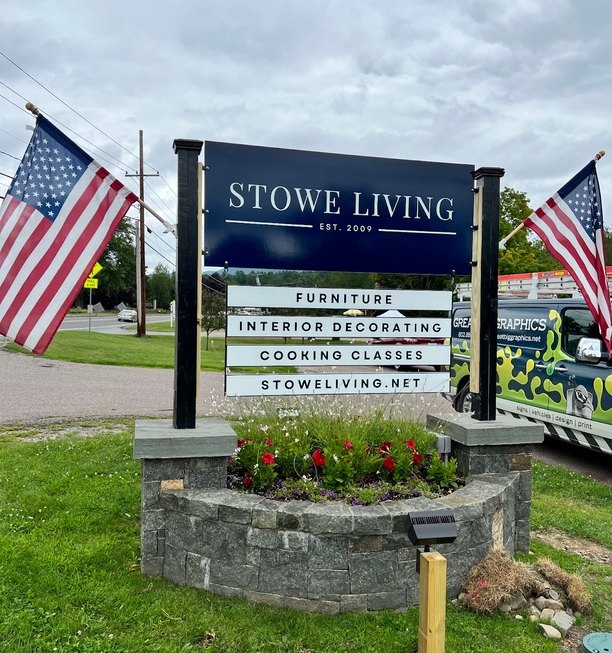 Stowe Living Sign